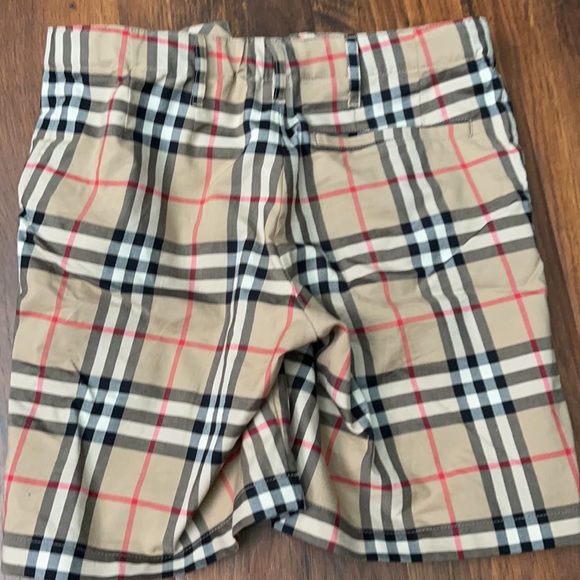 COPY - Authentic Burberry plaid shorts size 6 worn once - Picture 2 of 3